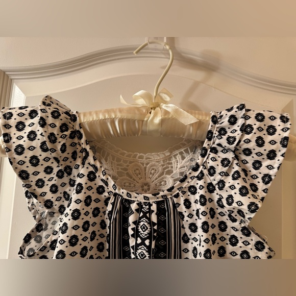 Self Esteem Black And White Sleeveless Top With Lace - Picture 3 of 9